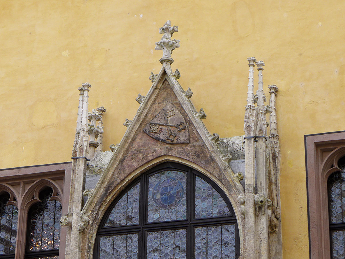 Rathaus Regensburg − gotische Fiale